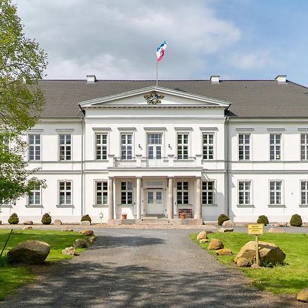 Gutshaus Gross Helle Apartment Moelln ภายนอก รูปภาพ