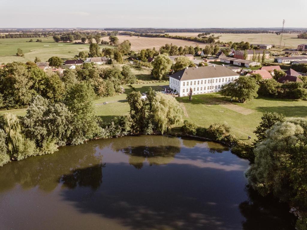 Gutshaus Gross Helle Apartment Moelln ภายนอก รูปภาพ