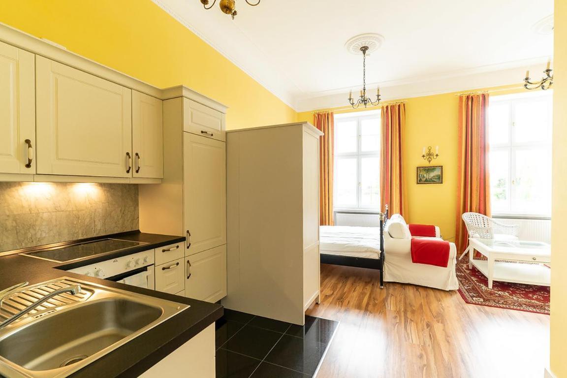 Gutshaus Gross Helle Apartment Moelln ภายนอก รูปภาพ