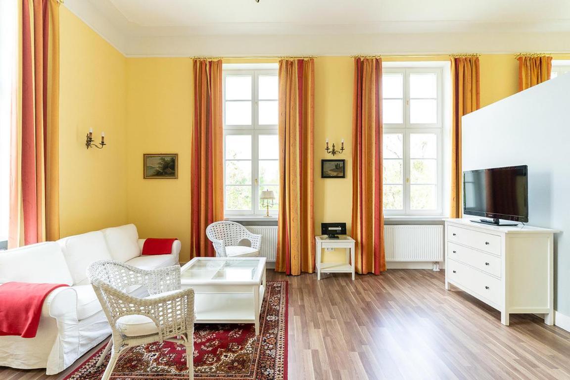 Gutshaus Gross Helle Apartment Moelln ภายนอก รูปภาพ