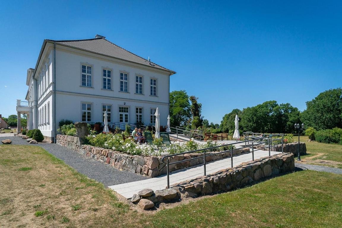 Gutshaus Gross Helle Apartment Moelln ภายนอก รูปภาพ