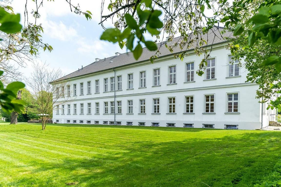 Gutshaus Gross Helle Apartment Moelln ภายนอก รูปภาพ