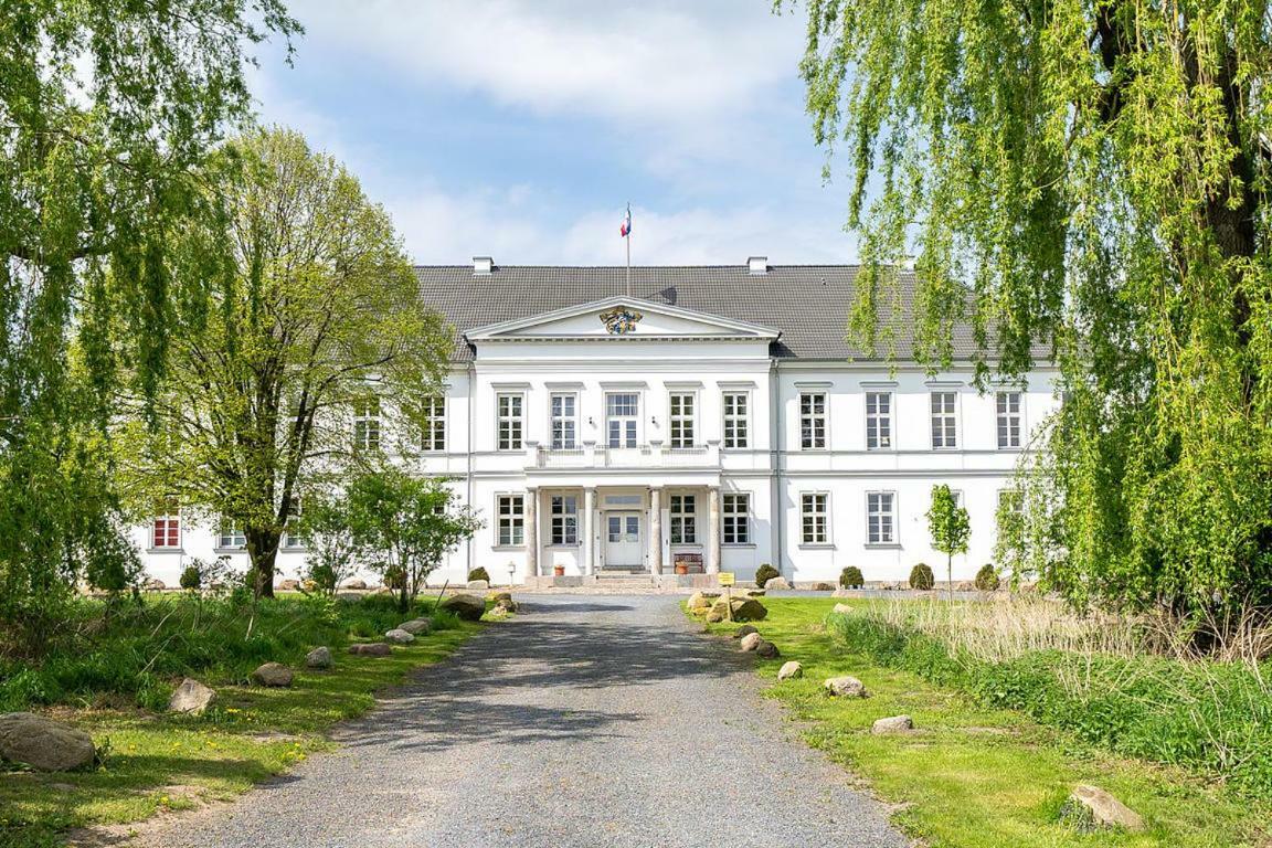 Gutshaus Gross Helle Apartment Moelln ภายนอก รูปภาพ