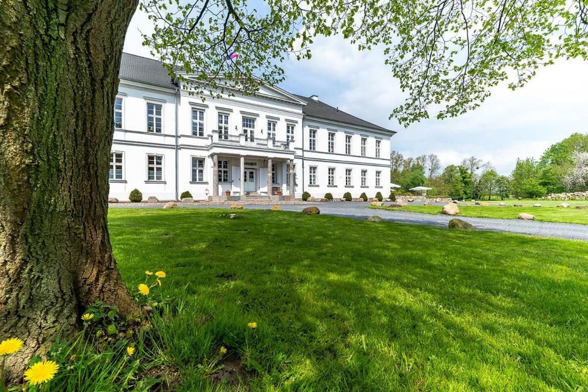Gutshaus Gross Helle Apartment Moelln ภายนอก รูปภาพ