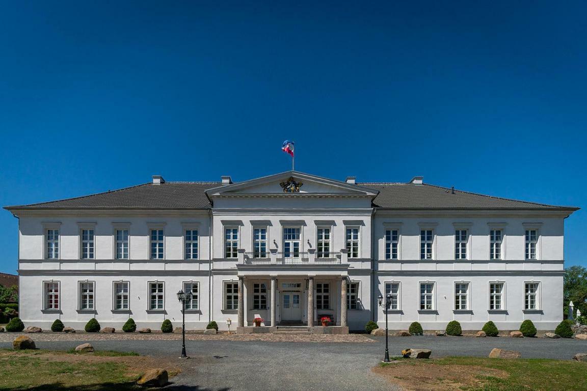 Gutshaus Gross Helle Apartment Moelln ภายนอก รูปภาพ