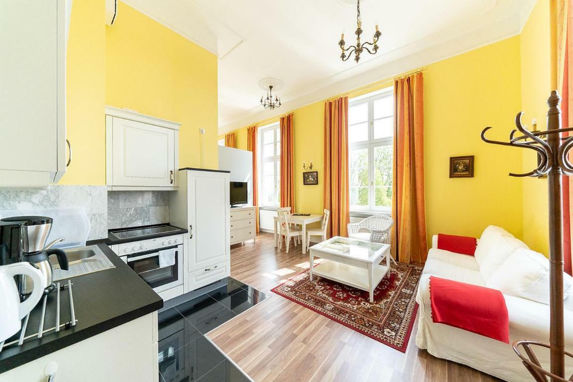 Gutshaus Gross Helle Apartment Moelln ภายนอก รูปภาพ