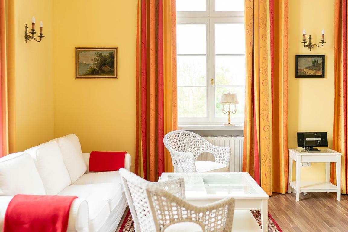 Gutshaus Gross Helle Apartment Moelln ภายนอก รูปภาพ