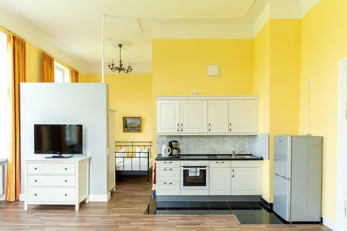Gutshaus Gross Helle Apartment Moelln ภายนอก รูปภาพ